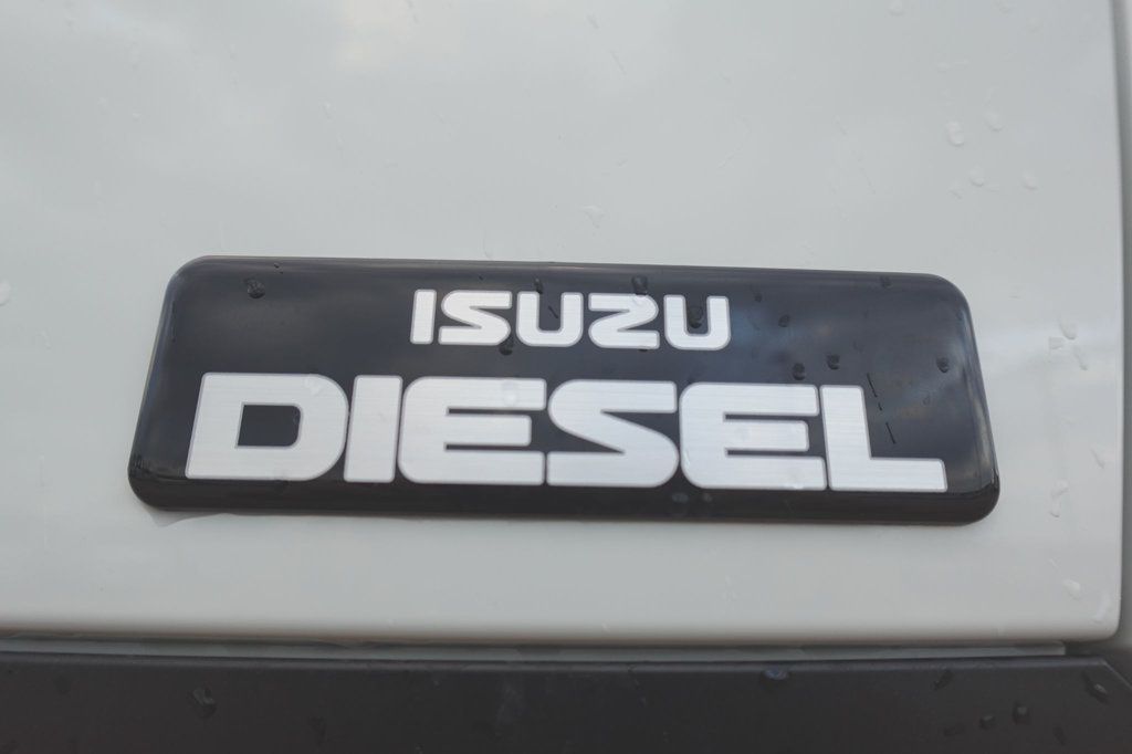 2025 Isuzu NPR HD (18ft Box w/ ICC Bumper) - 22715222 - 44