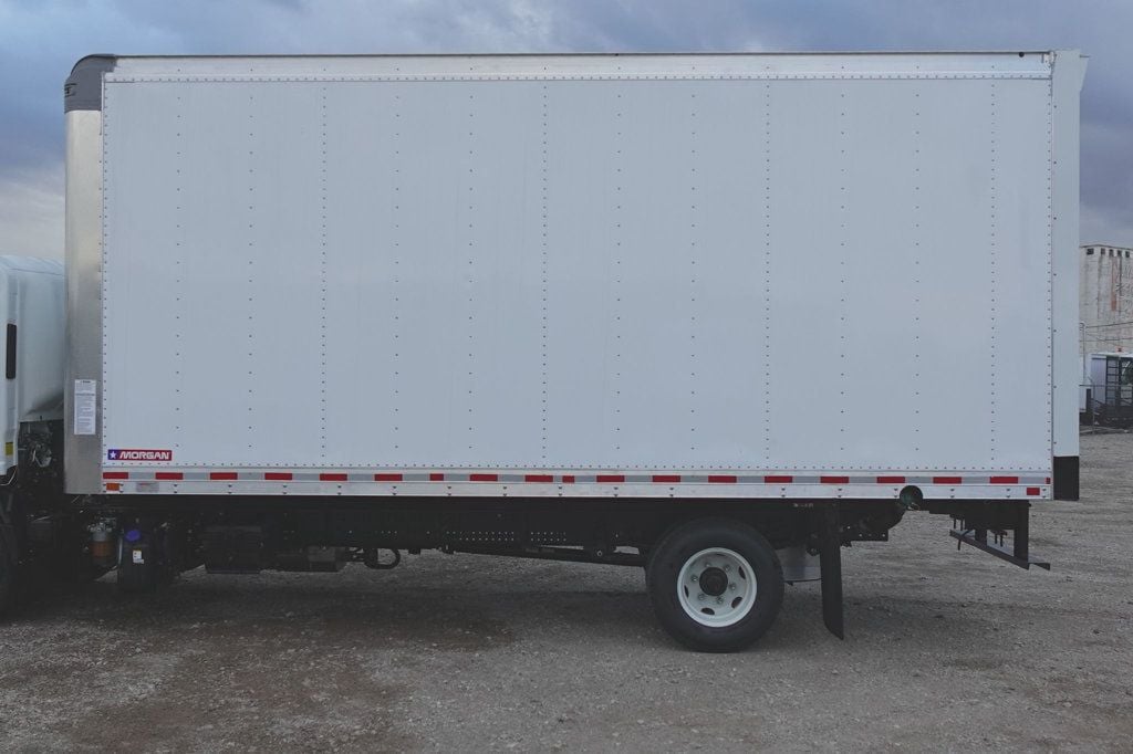 2025 Isuzu NPR HD (18ft Box w/ ICC Bumper) - 22715222 - 4