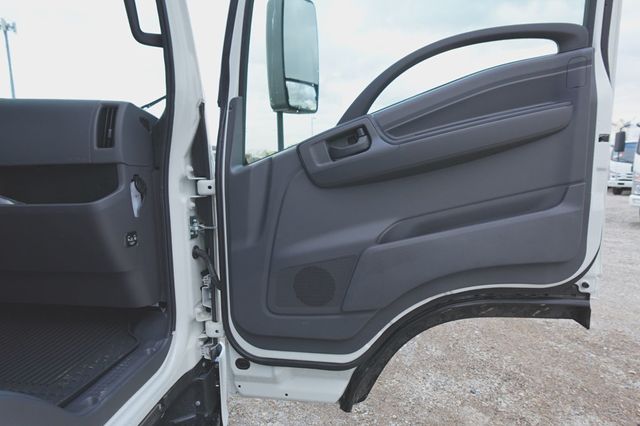 2025 Isuzu NPR HD (18ft Box w/ ICC Bumper) - 22717382 - 17