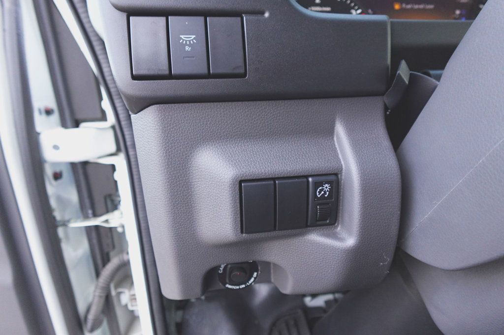 2025 Isuzu NPR HD (18ft Box w/ ICC Bumper) - 22717382 - 28