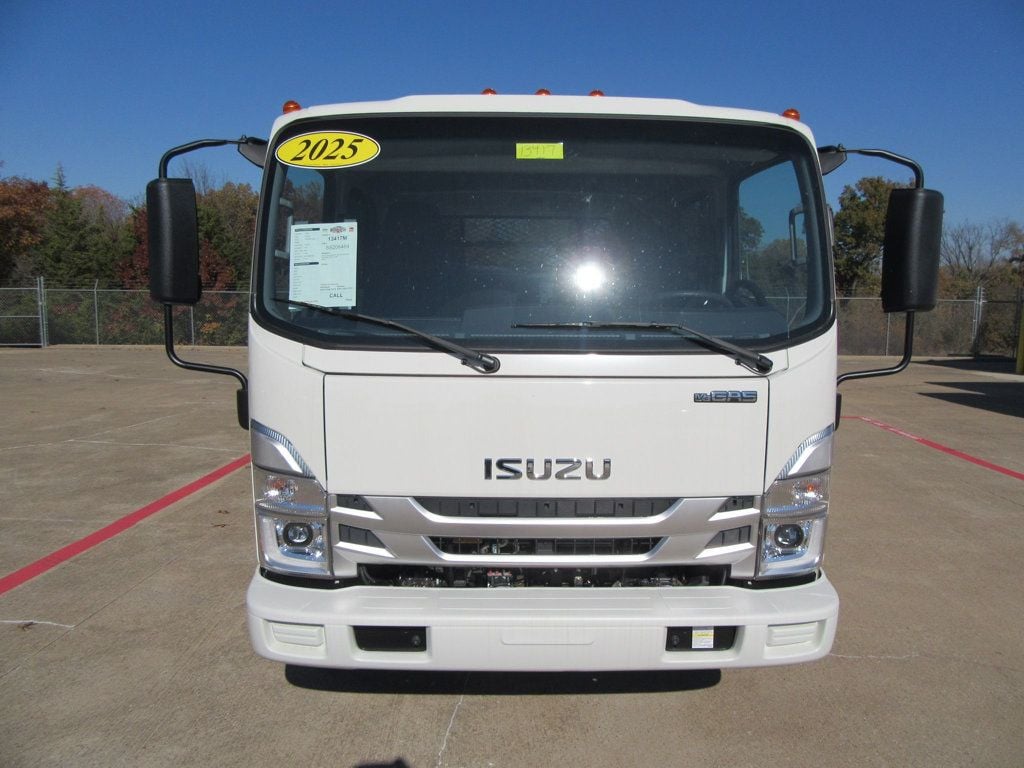 2025 Isuzu NPR HD 19ft Landscape w/ Ramps - 22596536 - 2