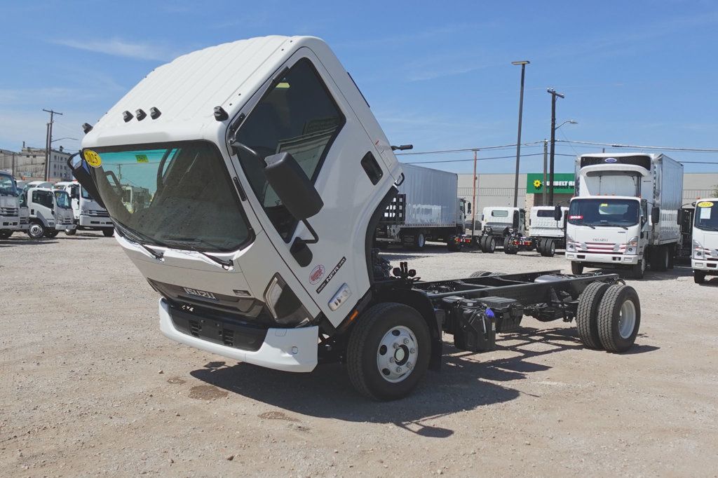 2025 Isuzu NPR HD (Chassis - Diesel) - 22575528 - 33