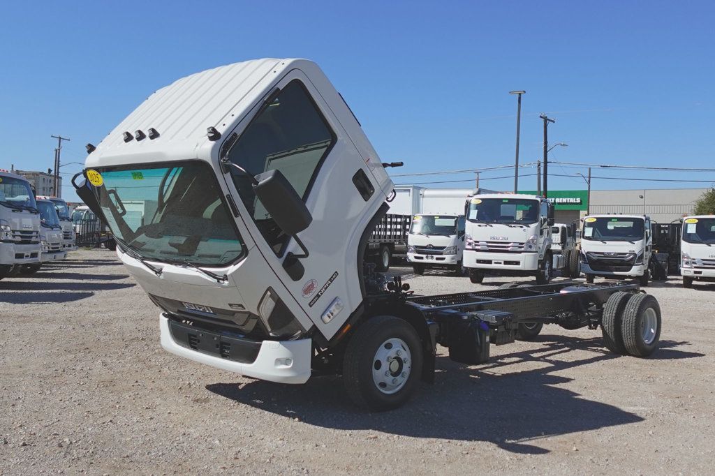 2025 Isuzu NPR HD (Chassis - Diesel) - 22626032 - 33