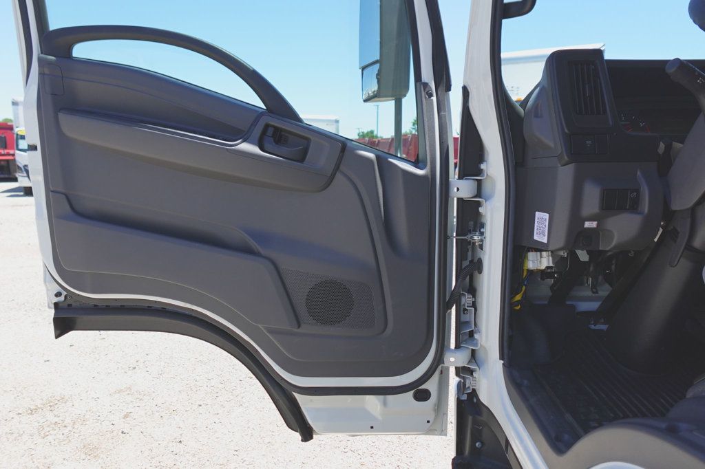 2025 Isuzu NRR (20ft Box w/ Lift Gate) - 22596726 - 17