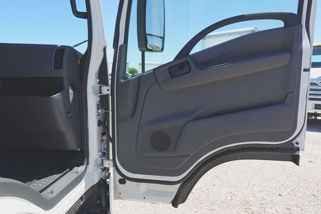 2025 Isuzu NRR (20ft Box w/ Lift Gate) - 22596726 - 19