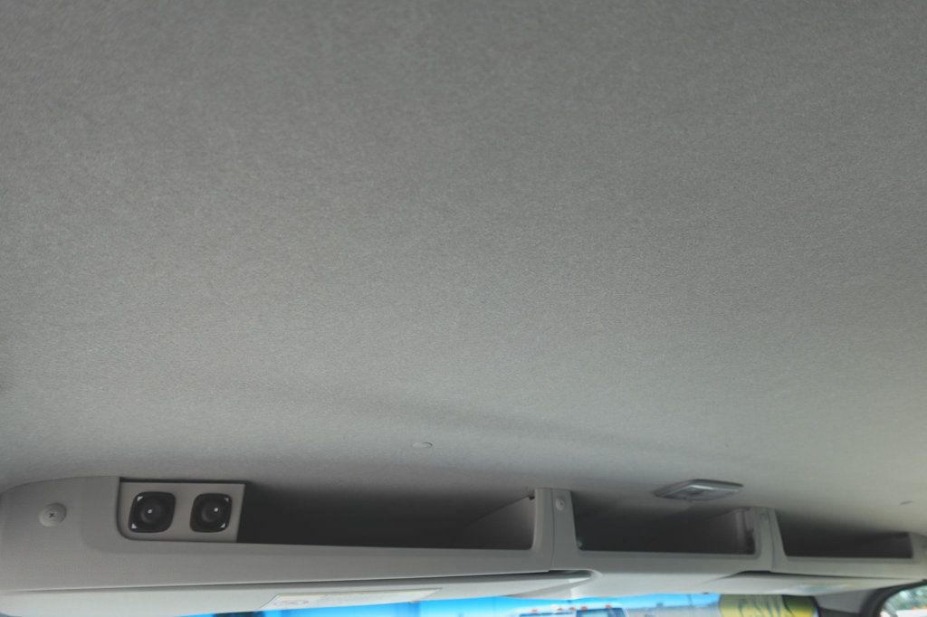 2025 Isuzu NRR (20ft Box w/ Lift Gate) - 22596726 - 37