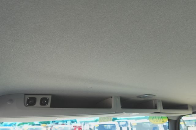 2025 Isuzu NRR (20ft Box w/ Rail Lift) - 22506552 - 31