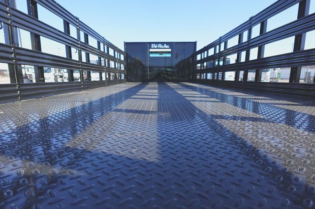 2025 Isuzu NRR (21ft Stake Bed w/ ICC Bumper) - 22626024 - 10