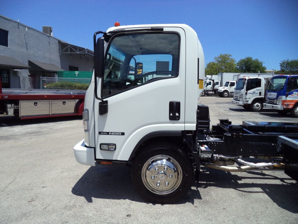 2025 Isuzu NRR w/ 22' JerrDan Car Carrier 6 Ton Extra Low Pro Rollback - 23024718 - 13