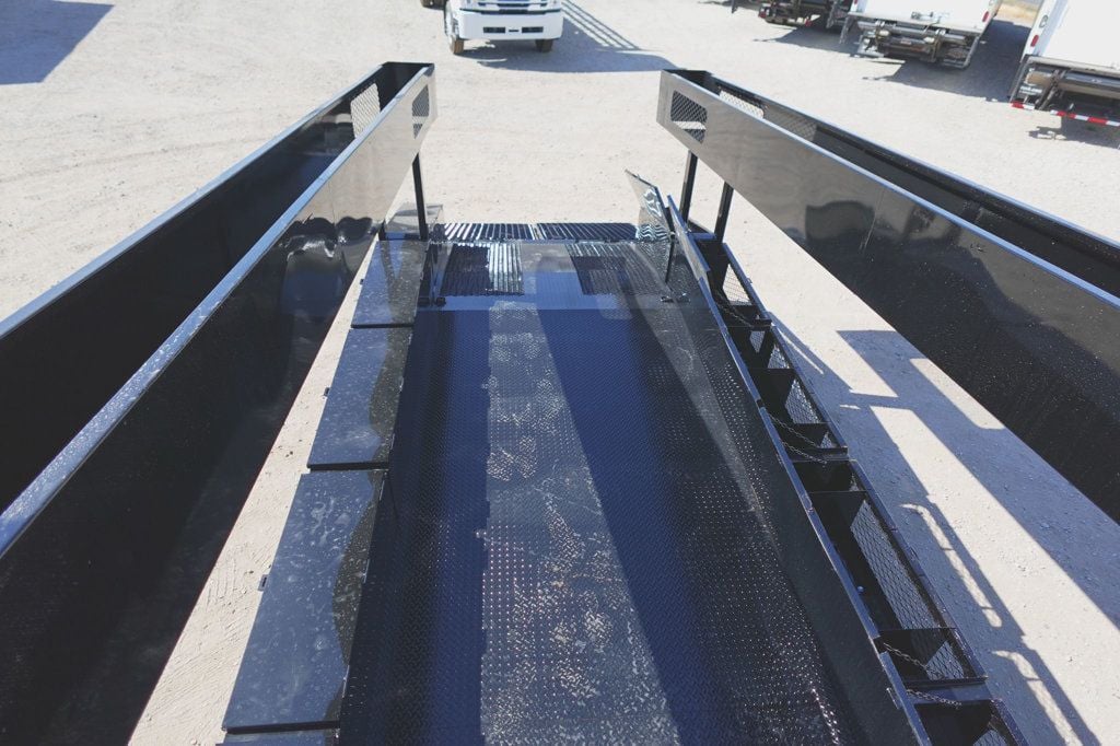 2025 Isuzu NRR Crew Cab 19ft Irrigation Landscape Truck - 22385159 - 21