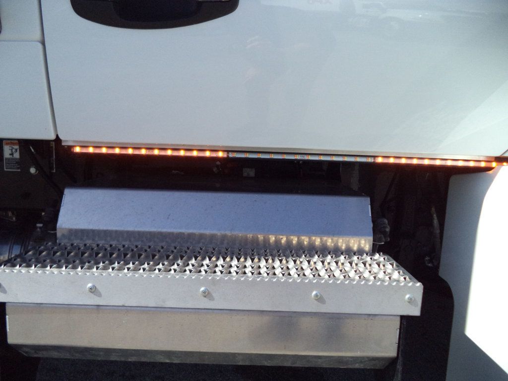 2025 Kenworth T280 w/ JerrDan 22ft Enclosed Clear Sided TowBox Car Carrier - 22684985 - 70