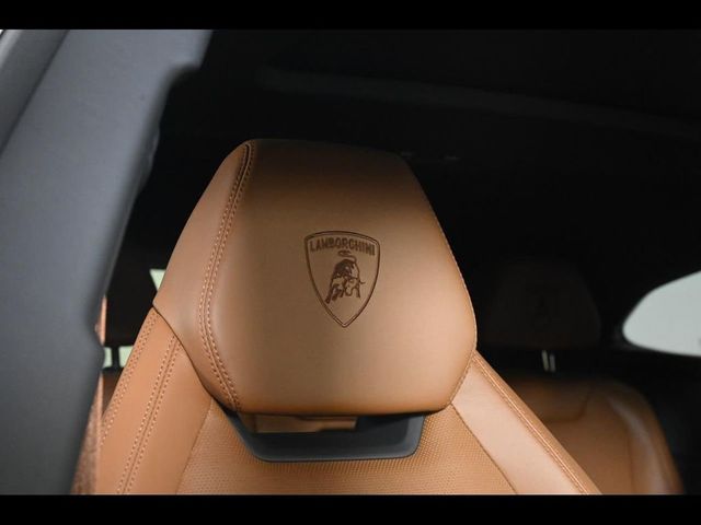 2025 Lamborghini Urus SE AWD - 22984132 - 18