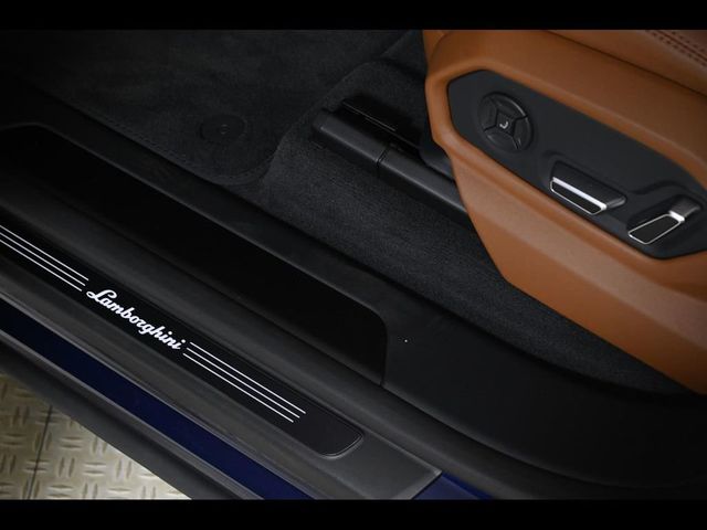 2025 Lamborghini Urus SE AWD - 22984132 - 20