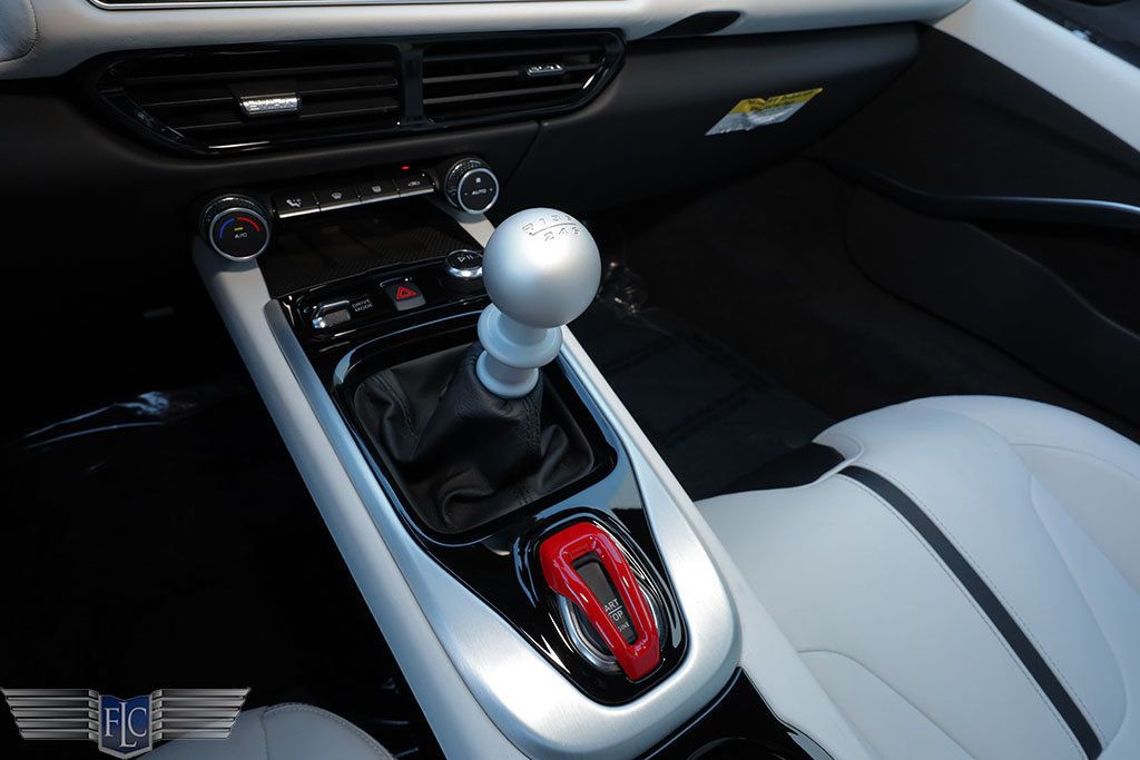 2025 Lotus Emira V6 Coupe - 22965398 - 28