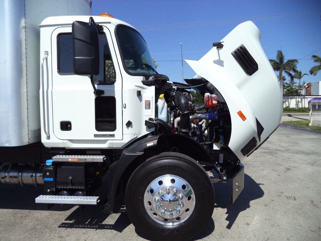 2025 Mack MD6 LIKE NEW 26FT DRY BOX TRUCK. LIFTGATE - 21920019 - 19