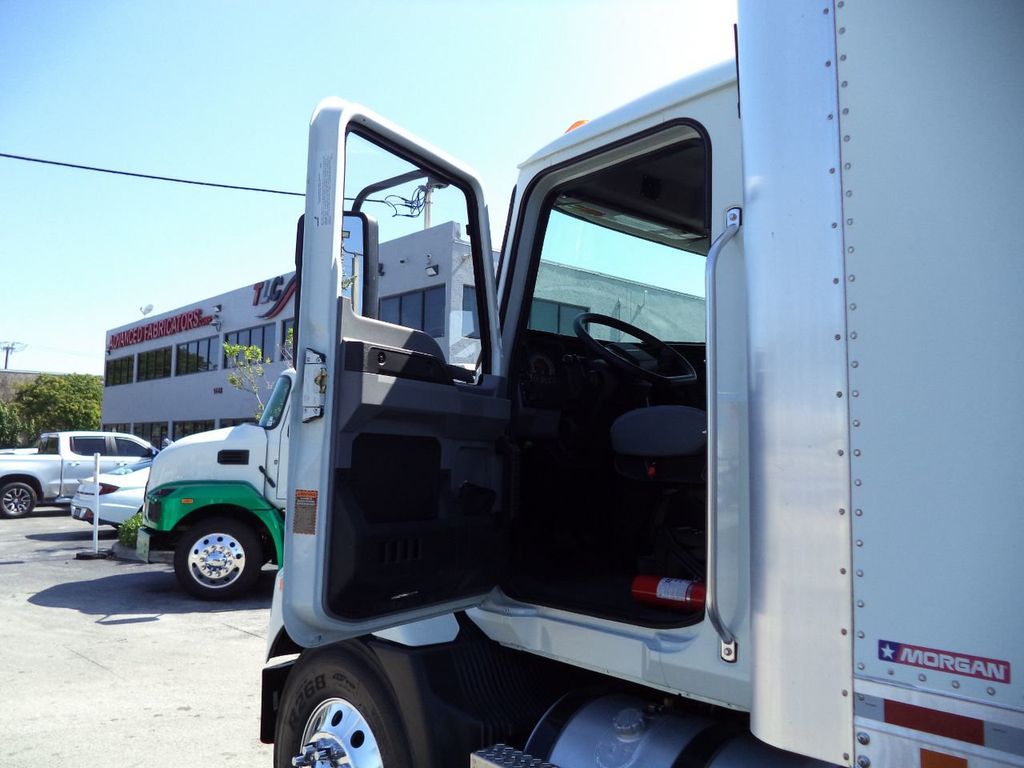 2025 Mack MD6 LIKE NEW 26FT DRY BOX TRUCK. LIFTGATE - 21920019 - 32