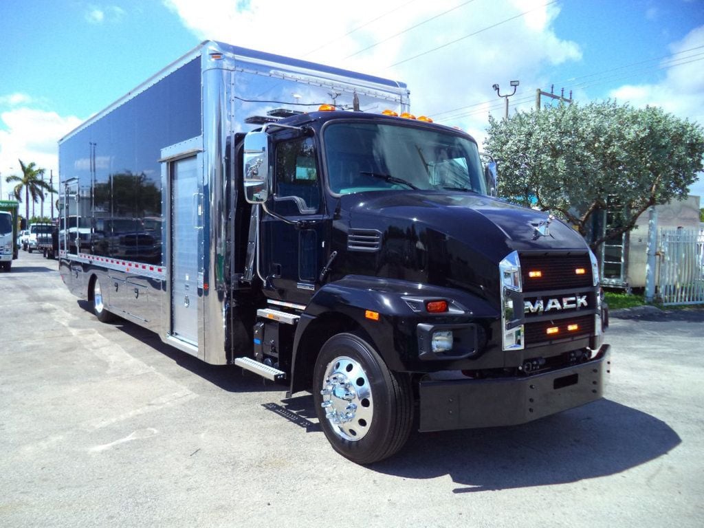 2025 Mack MD6 TowBox 26FT ENCLOSED ROLLBACK TOW TRUCK SHARK JERRDAN - 21897683 - 1