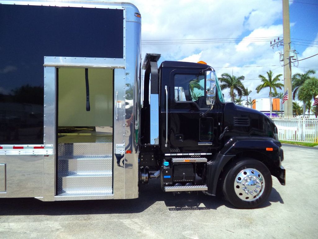 2025 Mack MD6 TowBox 26FT ENCLOSED ROLLBACK TOW TRUCK SHARK JERRDAN - 21897683 - 26