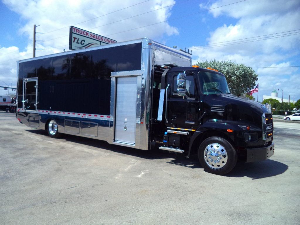 2025 Mack MD6 TowBox 26FT ENCLOSED ROLLBACK TOW TRUCK SHARK JERRDAN - 21897683 - 2