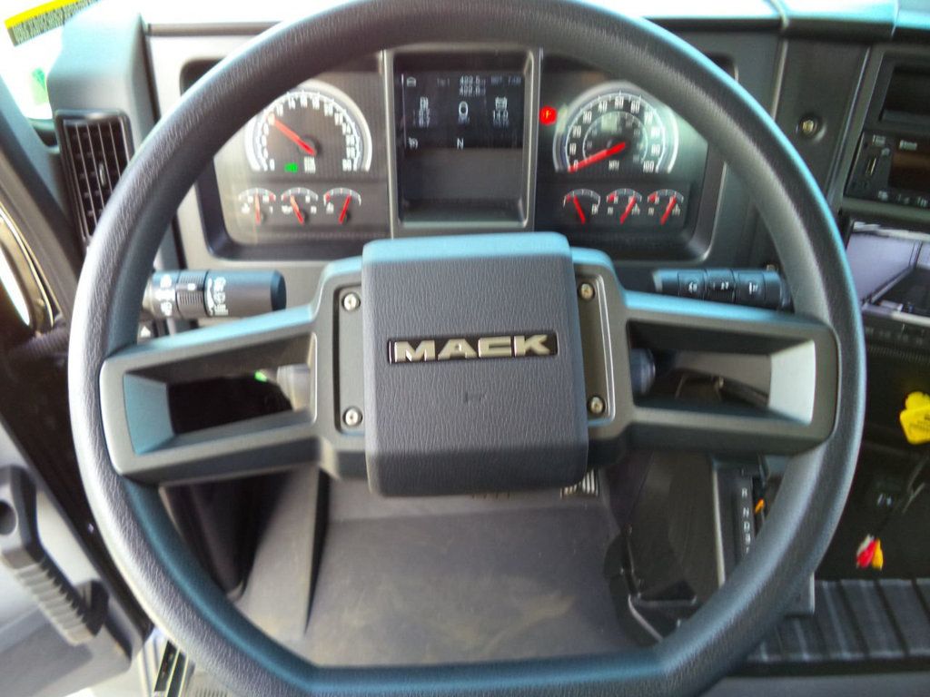 2025 Mack MD6 TowBox 26FT ENCLOSED ROLLBACK TOW TRUCK SHARK JERRDAN - 21897683 - 50