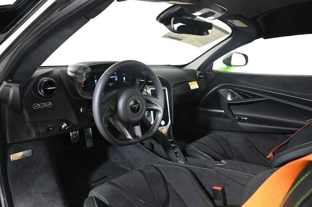 2025 McLaren 750S Coupe - 22854646 - 8