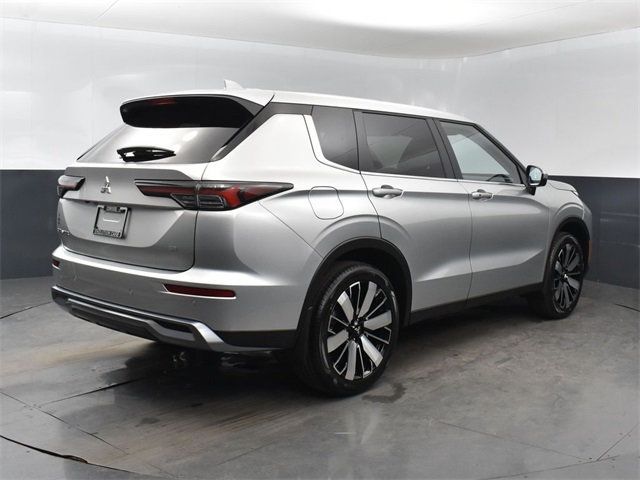 2025 Mitsubishi Outlander SE - 22790258 - 14