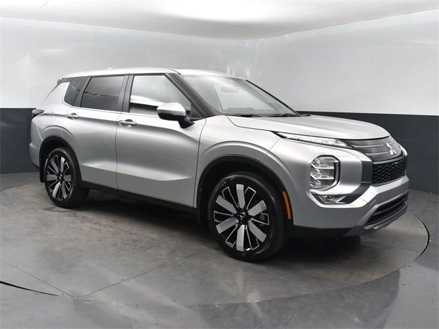 2025 Mitsubishi Outlander SE - 22790258 - 16
