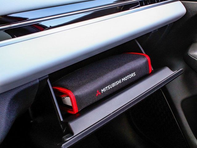 2025 Mitsubishi Outlander SE - 23077675 - 17