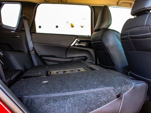 2025 Mitsubishi Outlander SE - 23077710 - 37