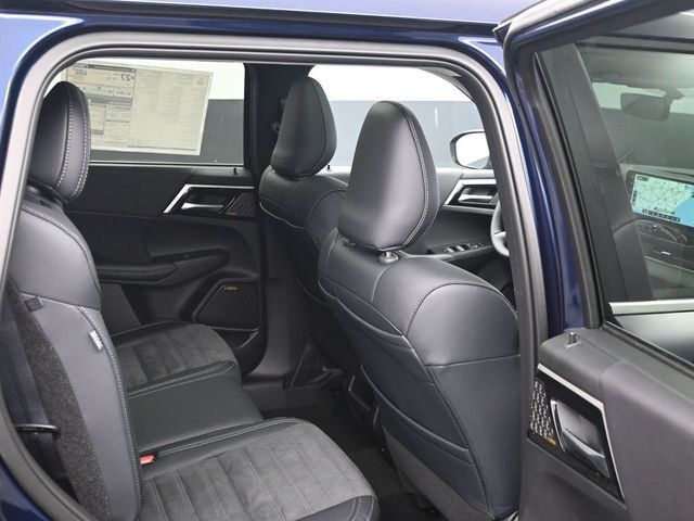 2025 Mitsubishi Outlander SE FWD - 22999752 - 19