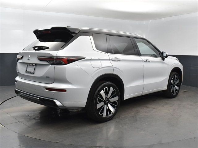 2025 Mitsubishi Outlander SEL - 22790254 - 18