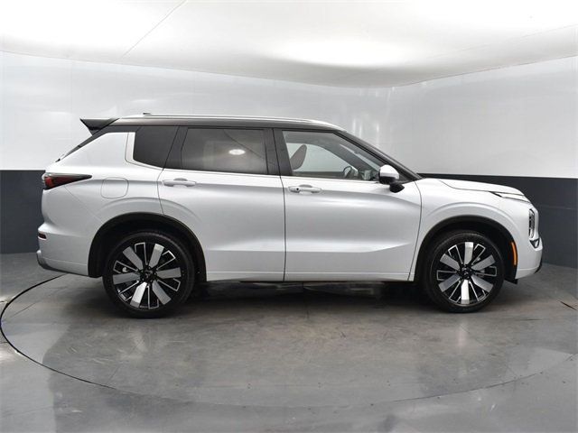 2025 Mitsubishi Outlander SEL - 22790254 - 19