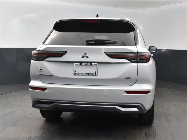 2025 Mitsubishi Outlander SEL photo 3