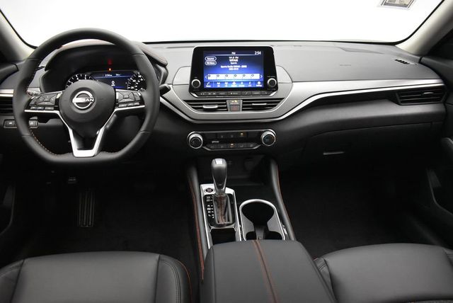 2025 Nissan Altima SR FWD - 22904907 - 28