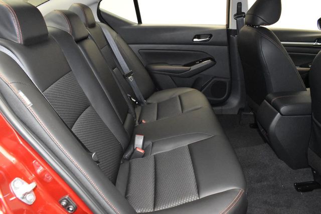 2025 Nissan Altima SR FWD - 22907991 - 31