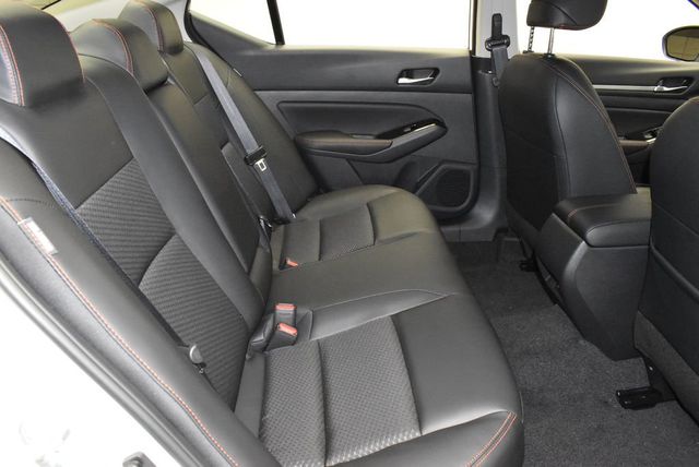 2025 Nissan Altima SR FWD - 22913363 - 30