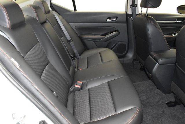 2025 Nissan Altima SR FWD - 22925918 - 30