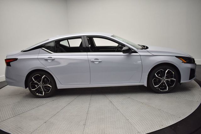 2025 Nissan Altima SR FWD - 22928712 - 3