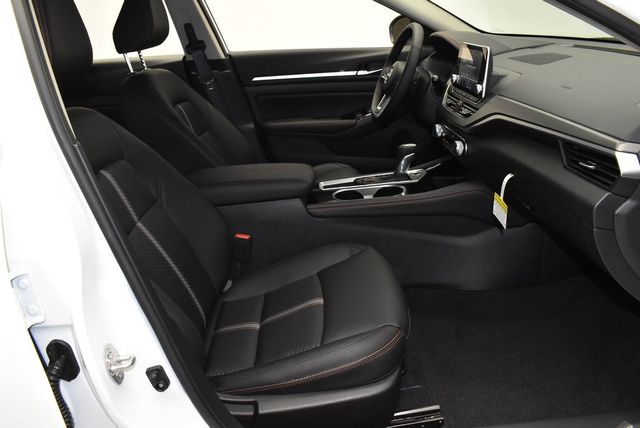 2025 Nissan Altima SR FWD - 22931438 - 24