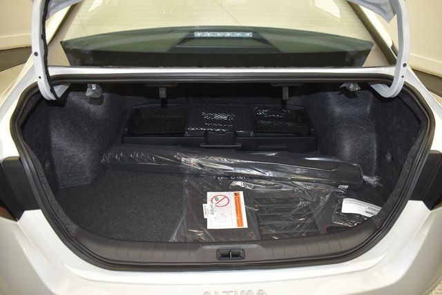 2025 Nissan Altima SR FWD - 22931438 - 37