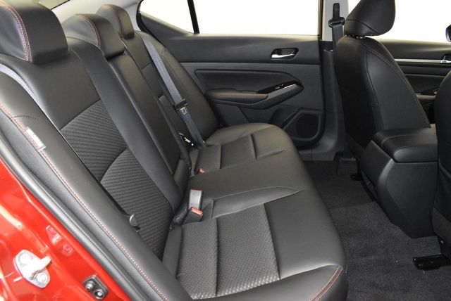 2025 Nissan Altima SR FWD - 22931441 - 30