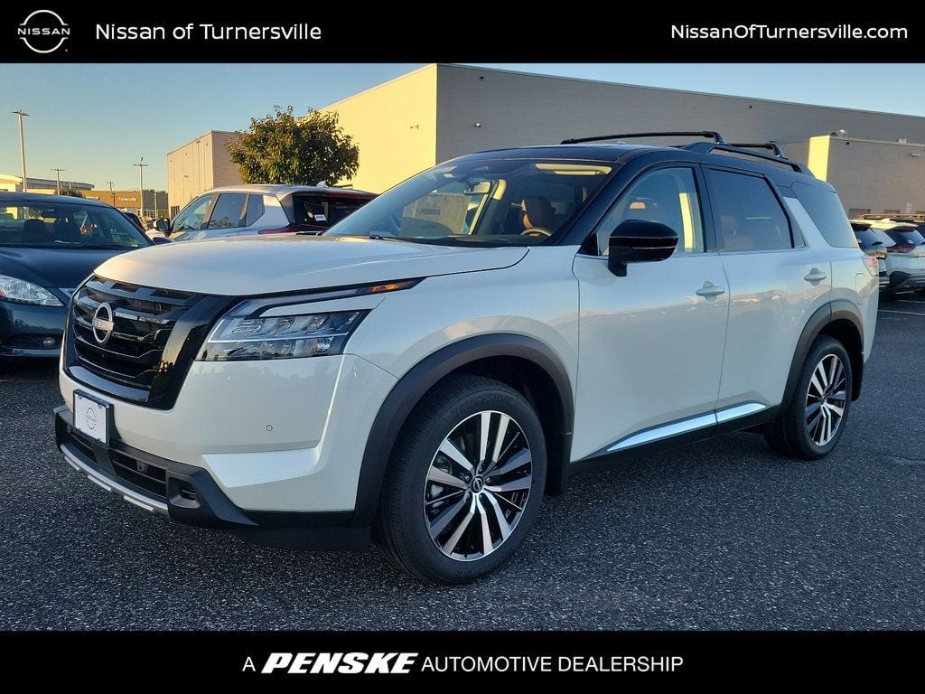 2025 New Nissan Pathfinder Platinum 4WD at Serving