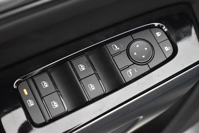 2025 Nissan Pathfinder SL 4WD - 22919043 - 10