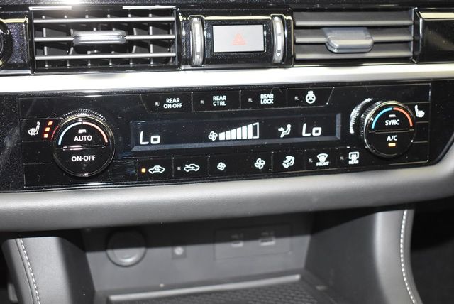 2025 Nissan Pathfinder SL 4WD - 22921591 - 22