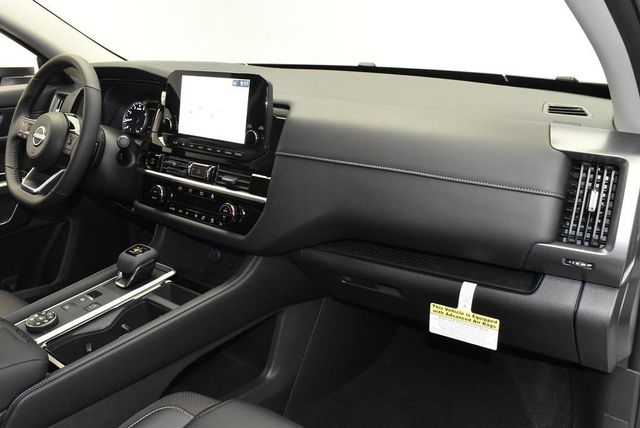2025 Nissan Pathfinder SL 4WD - 22921591 - 28