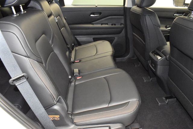 2025 Nissan Pathfinder SL 4WD - 22921591 - 32