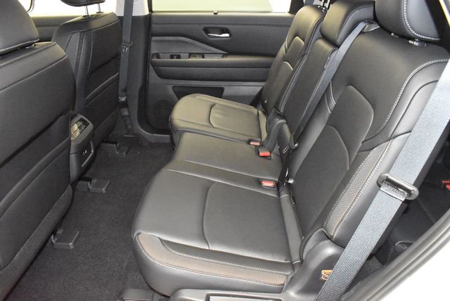 2025 Nissan Pathfinder SL 4WD - 22921591 - 39