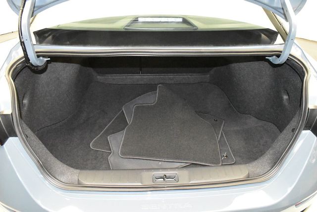 2025 Nissan Sentra SR CVT - 22931034 - 38