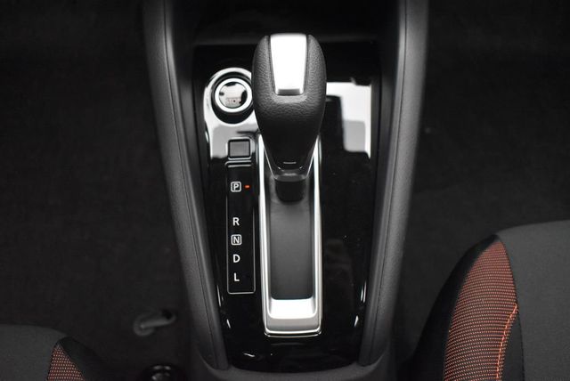 2025 Nissan Versa SR CVT - 22933534 - 26