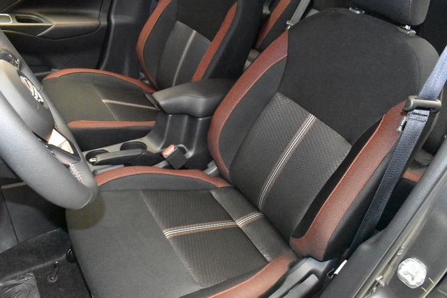 2025 Nissan Versa SR CVT - 22948599 - 13